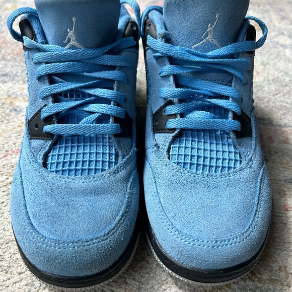 AIR JORDAN 4 RETRO GS
"University Blue" boys size 1. - Picture 2 of 7
